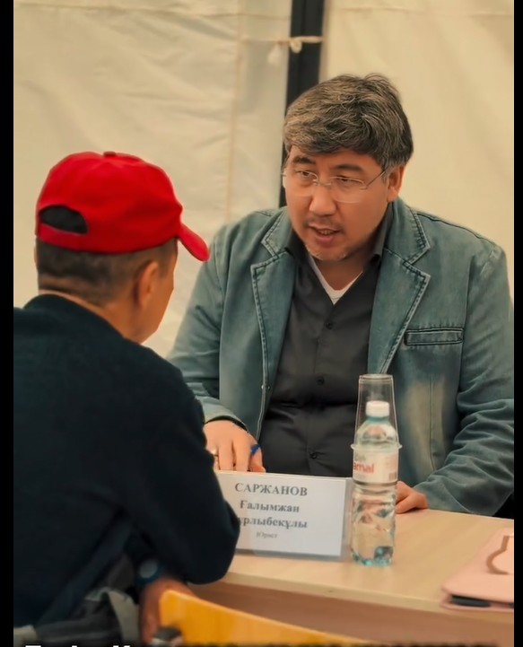 В рамках партийного проекта «Құқықтық көмек» в Медеуском районе состоялась «Мобильная общественная приемная»